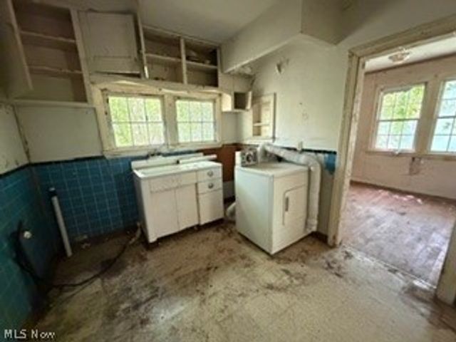 856 E 210th Street, Euclid, OH 44119