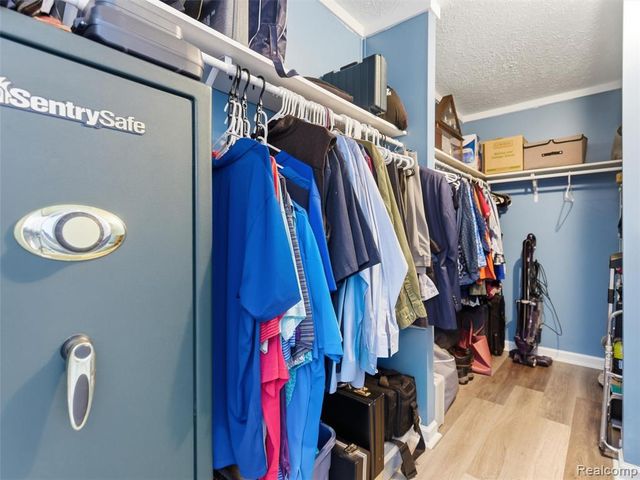 3973 Silver Valley Drive, Lake Orion, MI 48359