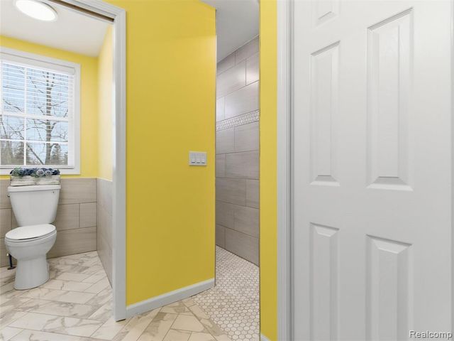 3973 Silver Valley Drive, Lake Orion, MI 48359