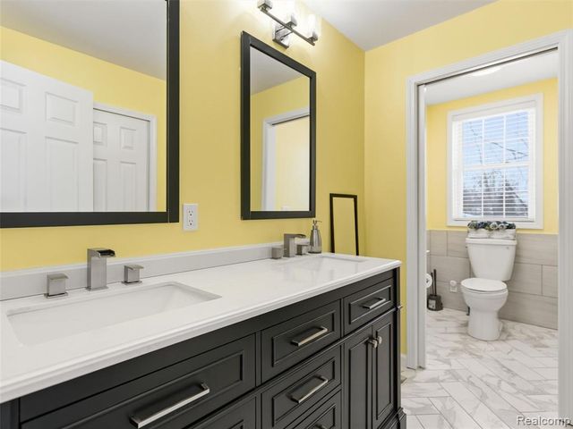 3973 Silver Valley Drive, Lake Orion, MI 48359