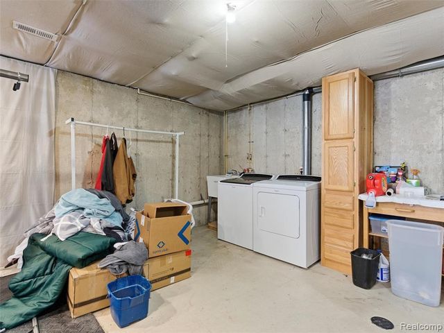 3973 Silver Valley Drive, Lake Orion, MI 48359