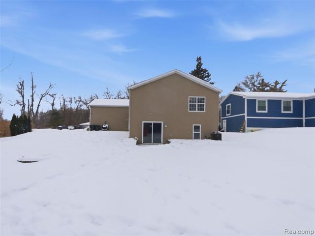 3973 Silver Valley Drive, Lake Orion, MI 48359