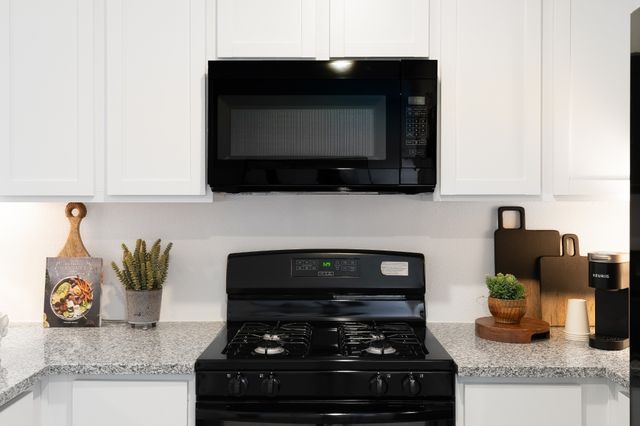 1033 Birkdale Drive, Ennis, TX 75119