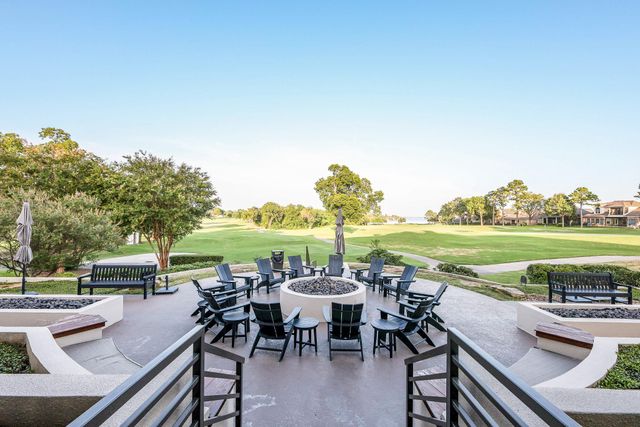 15 Brookwood Court, Montgomery, TX 77356