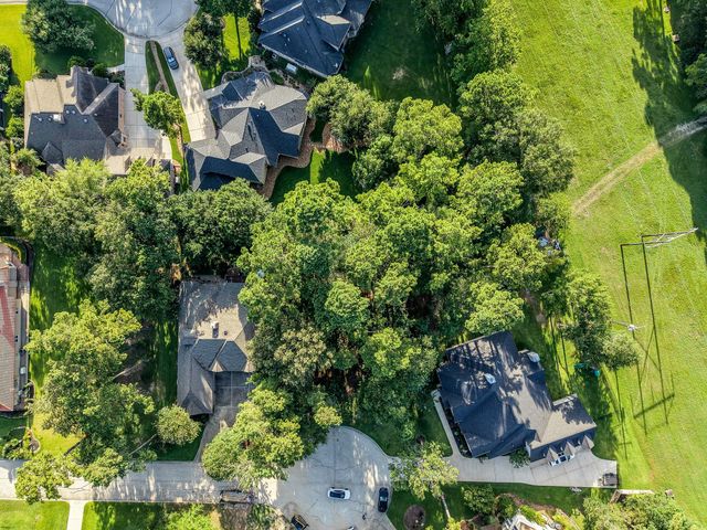 15 Brookwood Court, Montgomery, TX 77356