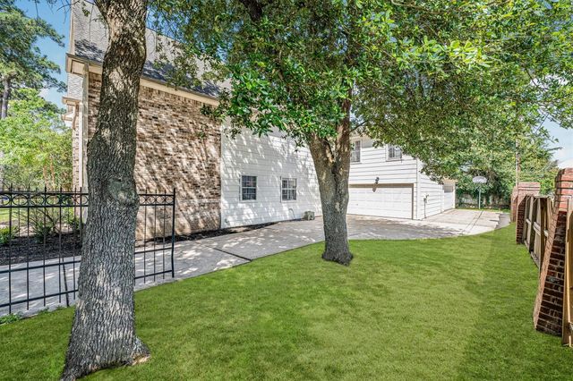 8002 Royal Crest Court, Houston, TX 77379