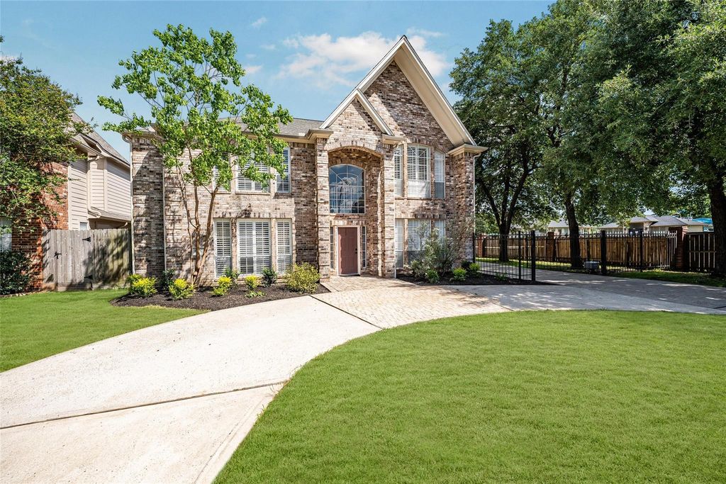 8002 Royal Crest Court, Houston, TX 77379