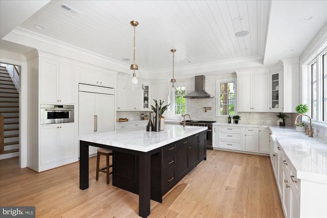 1800 MONZA RD, Mclean, VA 22101