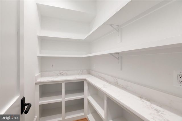 1800 MONZA RD, Mclean, VA 22101