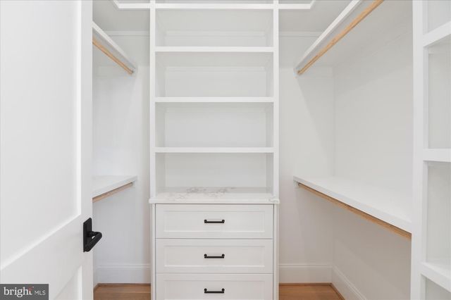 1800 MONZA RD, Mclean, VA 22101