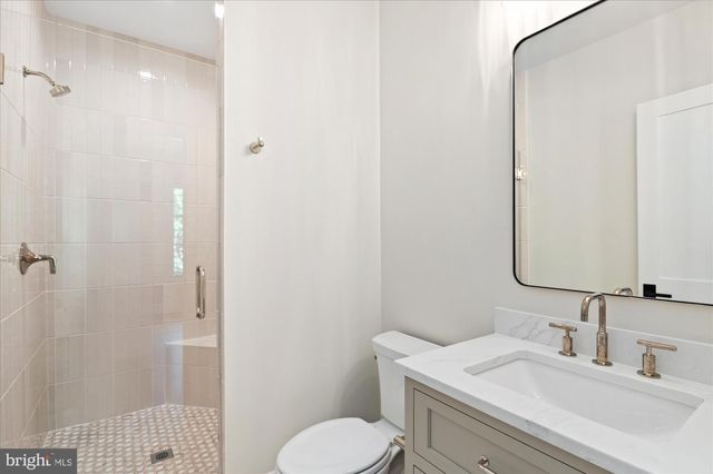 1800 MONZA RD, Mclean, VA 22101