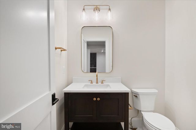 1800 MONZA RD, Mclean, VA 22101