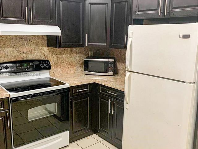 15355 SW 76th Ter 106, Miami, FL 33193