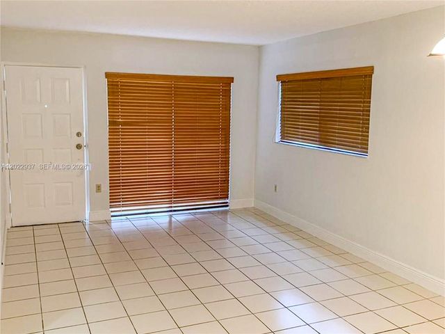 15355 SW 76th Ter 106, Miami, FL 33193