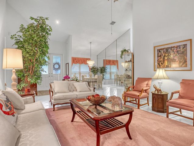 712 Golf Court, Delray Beach, FL 33445