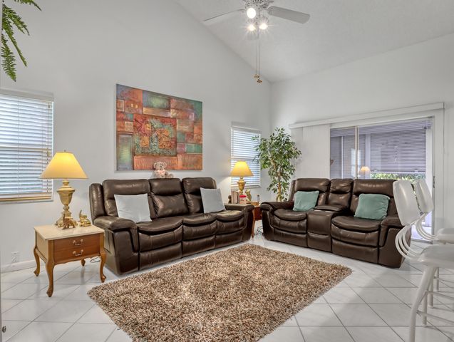712 Golf Court, Delray Beach, FL 33445