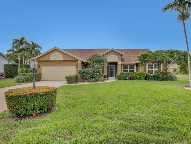 712 Golf Court, Delray Beach, FL 33445