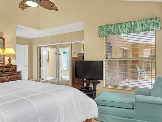 712 Golf Court, Delray Beach, FL 33445