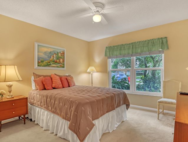 712 Golf Court, Delray Beach, FL 33445