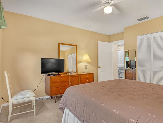 712 Golf Court, Delray Beach, FL 33445