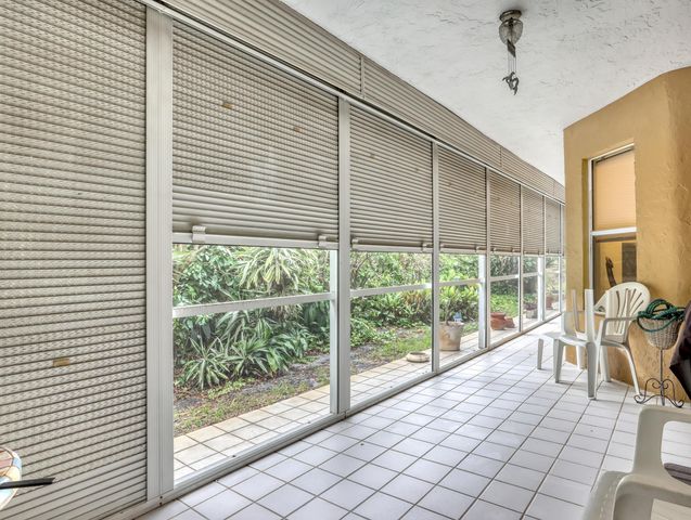 712 Golf Court, Delray Beach, FL 33445