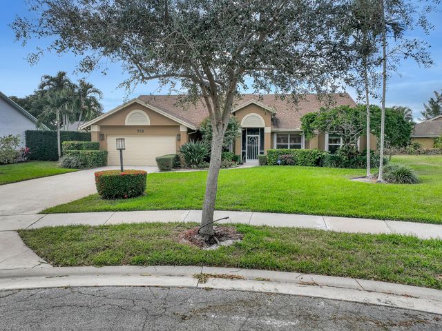 712 Golf Court, Delray Beach, FL 33445
