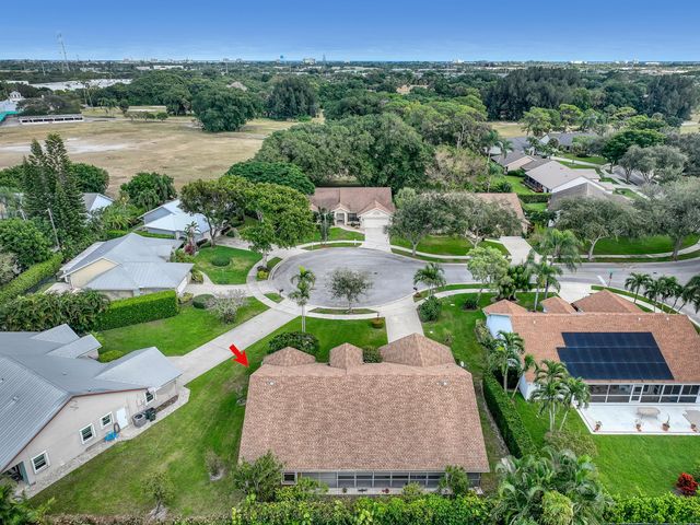 712 Golf Court, Delray Beach, FL 33445