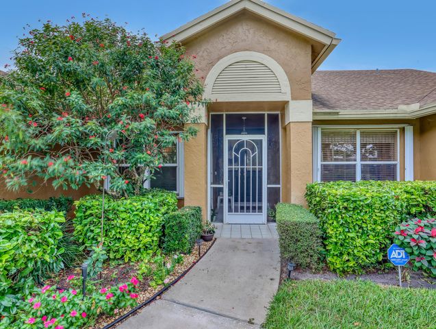 712 Golf Court, Delray Beach, FL 33445