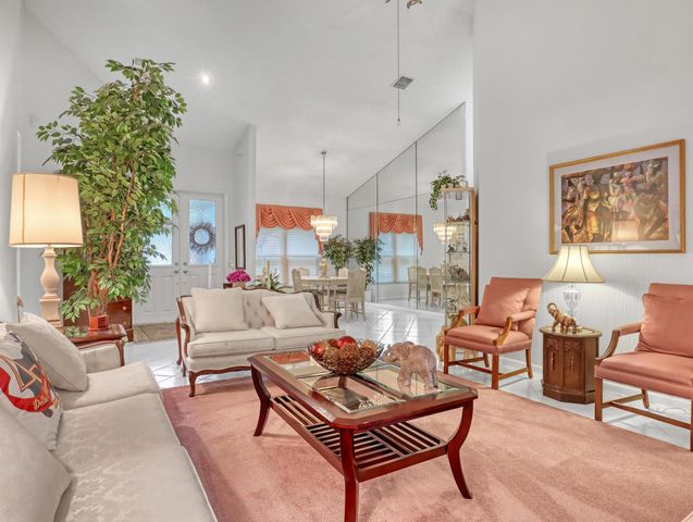 712 Golf Court, Delray Beach, FL 33445
