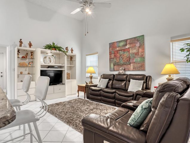 712 Golf Court, Delray Beach, FL 33445