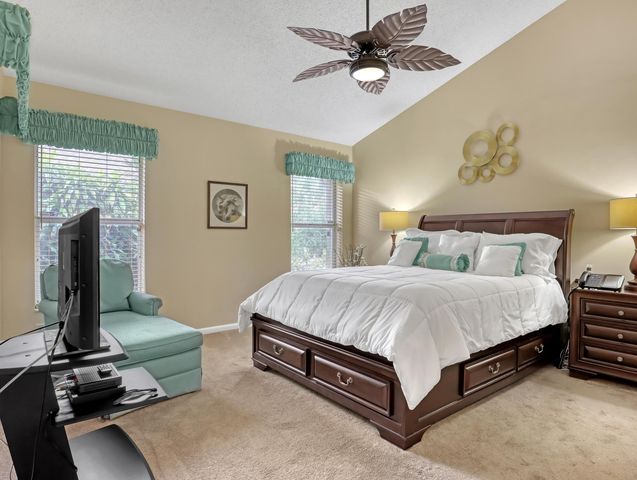 712 Golf Court, Delray Beach, FL 33445