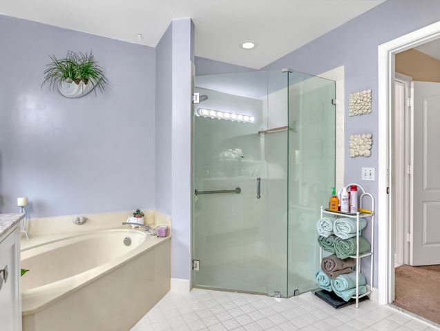 712 Golf Court, Delray Beach, FL 33445