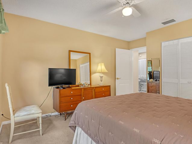 712 Golf Court, Delray Beach, FL 33445