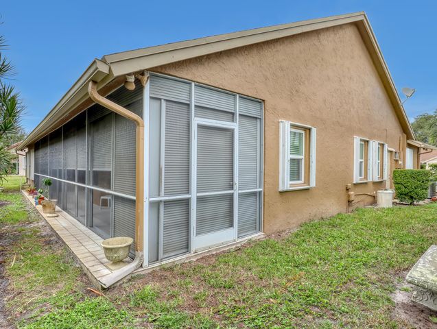 712 Golf Court, Delray Beach, FL 33445