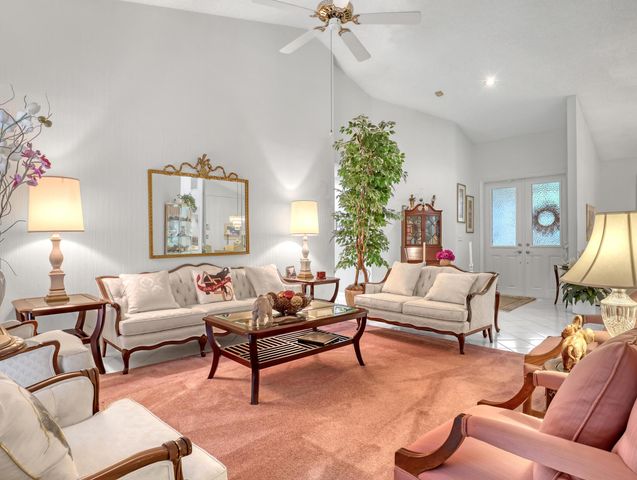 712 Golf Court, Delray Beach, FL 33445