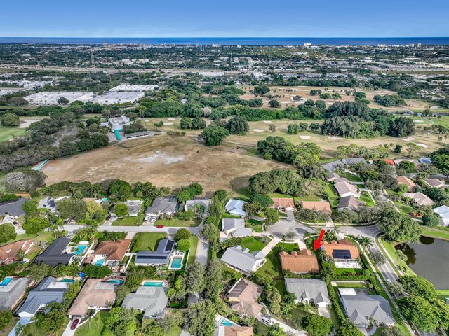 712 Golf Court, Delray Beach, FL 33445