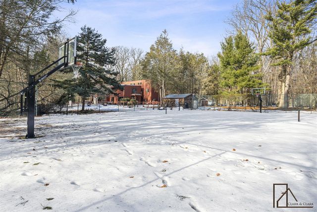 3920 Braeburn Drive, Norton Shores, MI 49441