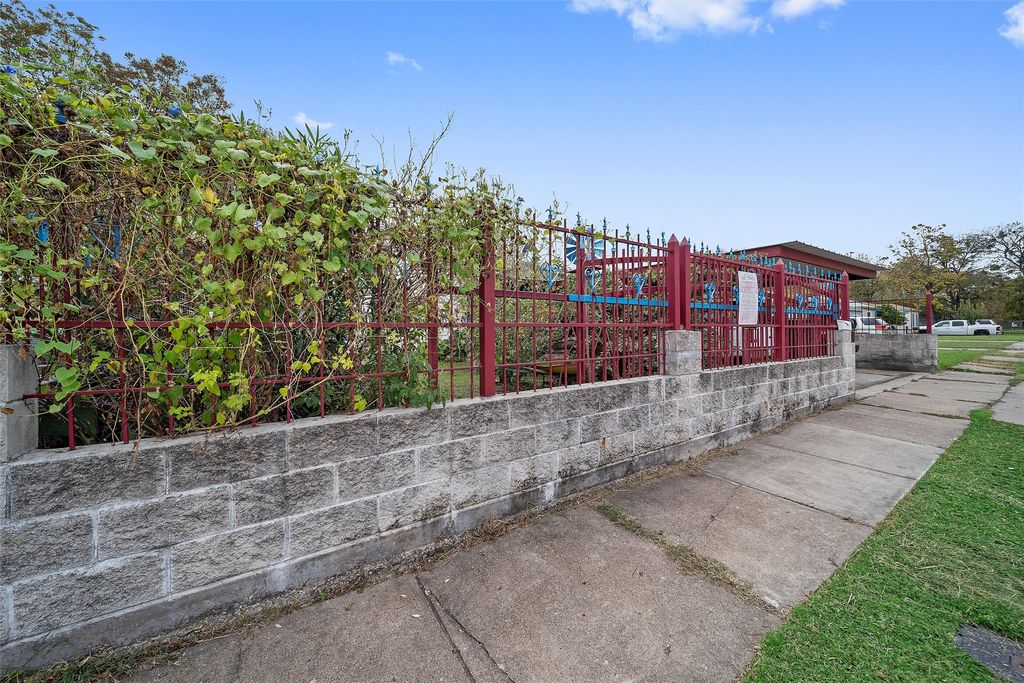 1917 Bell Street, Waco, TX 76711