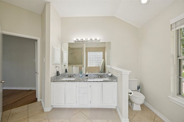 225 Pebblebrook Lane, Glenn Heights, TX 75154