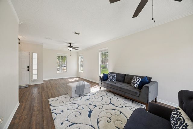 225 Pebblebrook Lane, Glenn Heights, TX 75154