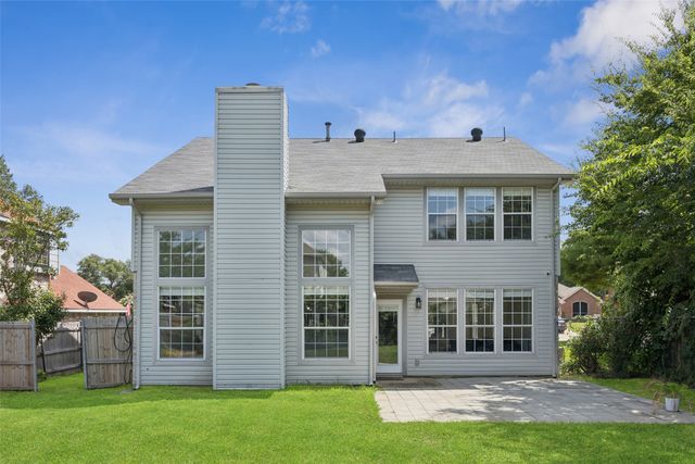 225 Pebblebrook Lane, Glenn Heights, TX 75154