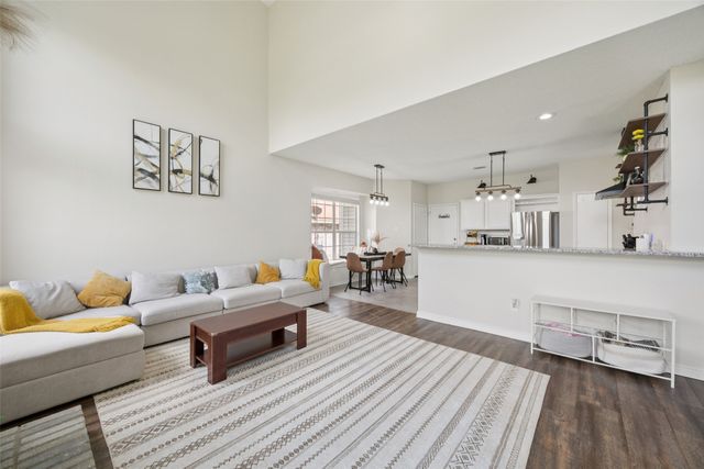 225 Pebblebrook Lane, Glenn Heights, TX 75154