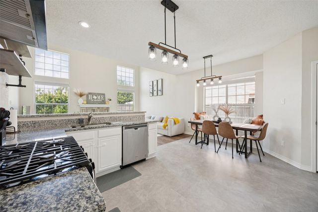 225 Pebblebrook Lane, Glenn Heights, TX 75154
