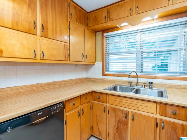732 11TH STREET, Pleasant Grove, AL 35127