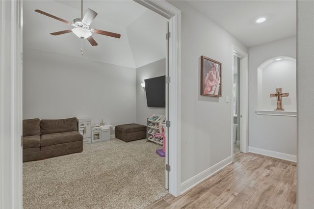 107 Willow Oak Drive, Krugerville, TX 76227