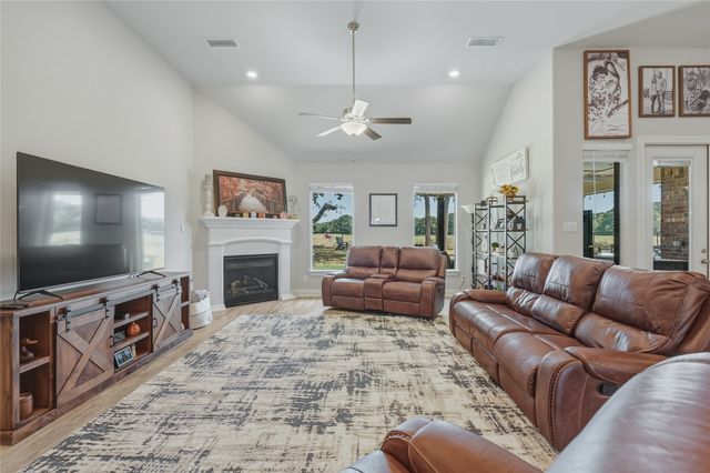 107 Willow Oak Drive, Krugerville, TX 76227