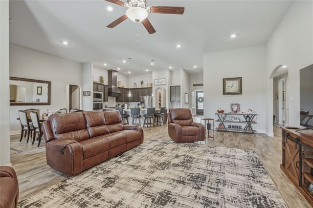 107 Willow Oak Drive, Krugerville, TX 76227