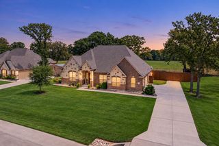 107 Willow Oak Drive, Krugerville, TX 76227
