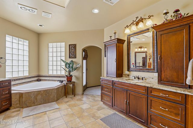 810 Banna Court, Las Cruces, NM 88005