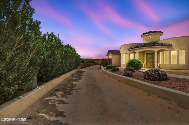 810 Banna Court, Las Cruces, NM 88005